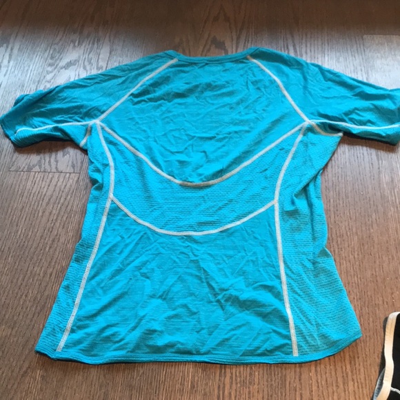 Two icebreaker merino wool tops - Picture 3 of 5